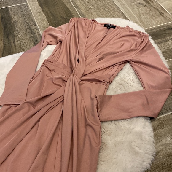 Blush Midi Dress - Picture 5 of 13